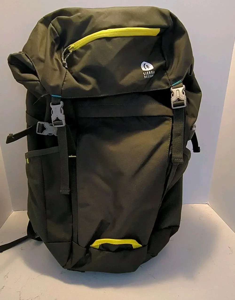 Sierra Designs Mount Sanitas Backpack 40L Dark Green EUC